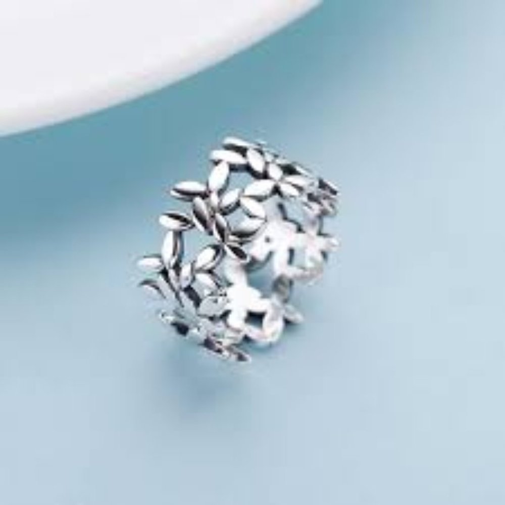 NEW Silver Leaf Women’s Boho Ring Adjustable Size - Picture 2 of 8